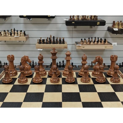 Шахматный стол подарочный из мореного дуба с фигурами композит