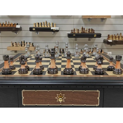 Шахматный стол подарочный из мореного дуба с фигурами Итальянский Дизайн