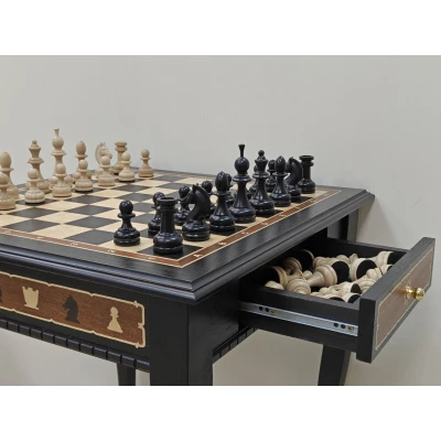 Шахматный стол подарочный из мореного дуба с фигурами из граба