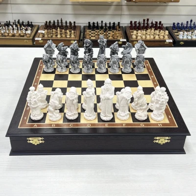 Шахматы подарочные Русские сказки в деревянном ларце из черного дерева