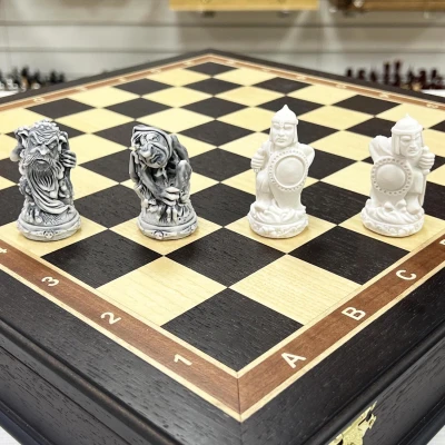 Шахматы подарочные Русские сказки в деревянном ларце из черного дерева
