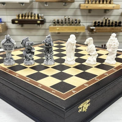 Шахматы подарочные Русские сказки в деревянном ларце из черного дерева