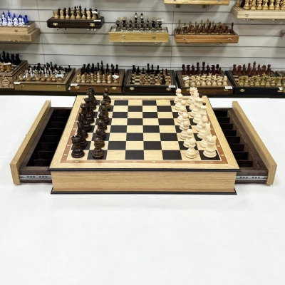Шахматы в ларце из дуба с выдвижными ящиками Бастион матовые