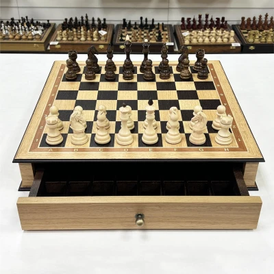 Шахматы в ларце из дуба с выдвижными ящиками Бастион матовые