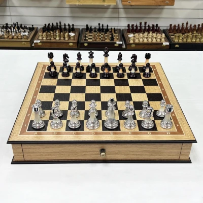 Шахматы в ларце из дуба с выдвижными ящиками Итальянский дизайн Люкс