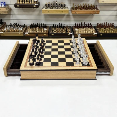 Шахматы в ларце из дуба с выдвижными ящиками Итальянский дизайн Люкс