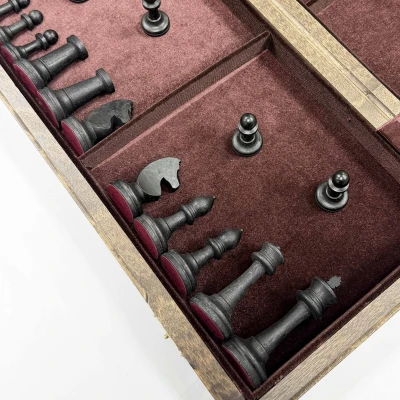 Шахматы подарочные из дуба большие с фигурами Авангард из бука