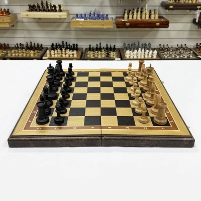 Шахматы подарочные из дуба большие с фигурами Авангард из бука