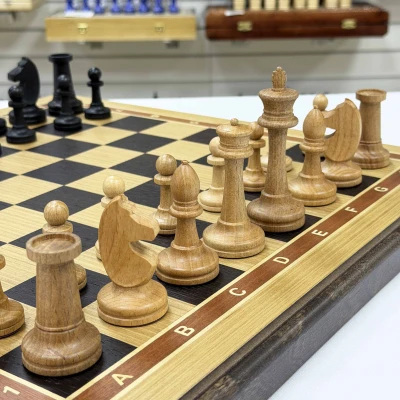 Шахматы подарочные из дуба большие с фигурами Авангард из бука