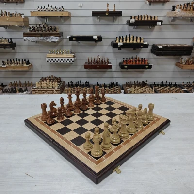 Шахматы подарочные из дуба большие с фигурами Стаунтон из композита