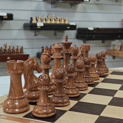 Шахматы подарочные из дуба большие с фигурами Стаунтон из композита