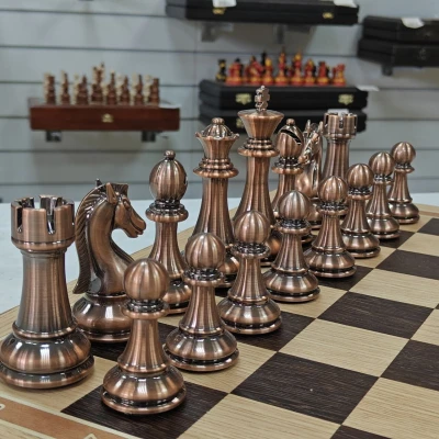Шахматы подарочные из дуба большие с фигурами Антик из композита