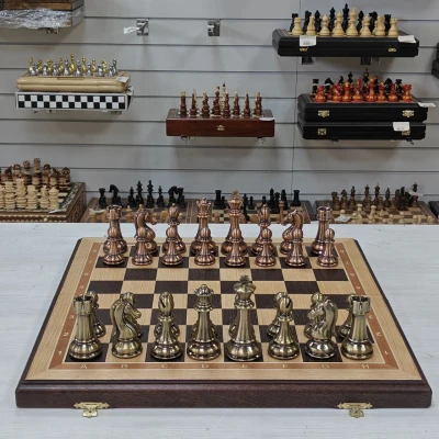 Шахматы подарочные из дуба большие с фигурами Антик из композита