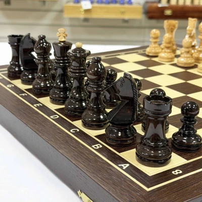 Шахматы эксклюзивные деревянные венге с фигурами из карельской березы Стаунтон люкс