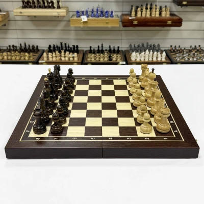 Шахматы подарочные в складной доске венге Резной конь средние