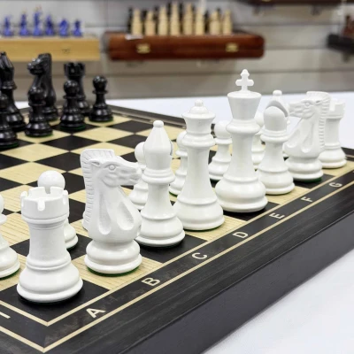 Шахматы деревянные черно-белые эвкалипт с фигурами Суприм из бука