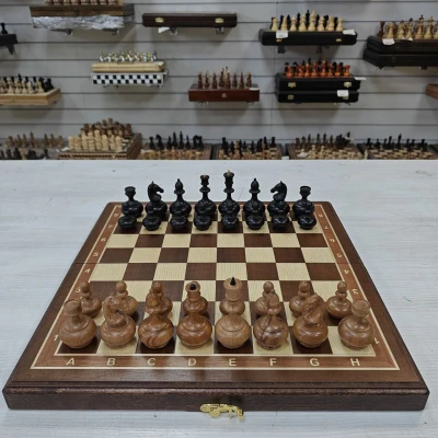Шахматы подарочные ручной работы Махагон с фигурами из бука
