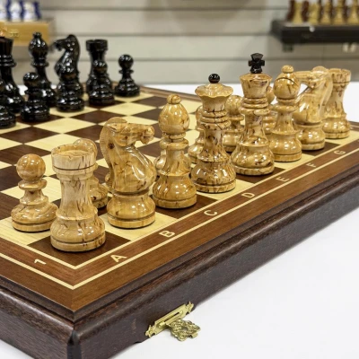 Шахматы подарочные красное дерево с фигурами из карельской березы большими 45 см