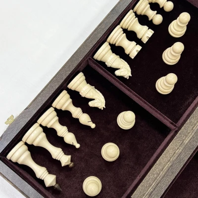 Шахматы подарочные орех Бастион матовые 45 см