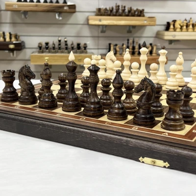 Шахматы подарочные орех Бастион матовые 45 см