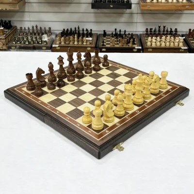 Шахматы подарочные орех с фигурами Стаунтон Чемпион из самшита и палисандра средние