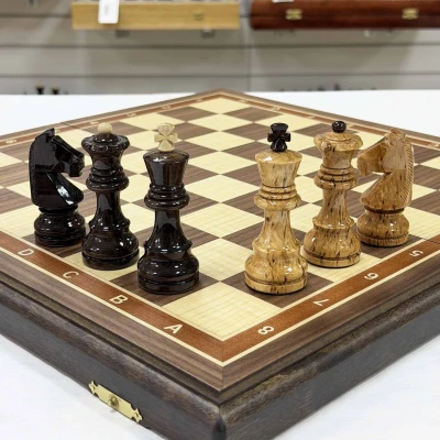 Шахматы подарочные из ореха и карельской березы Стаунтон люкс