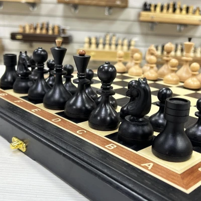 Шахматы из мореного дуба с фигурами Стародворянскими 40 см