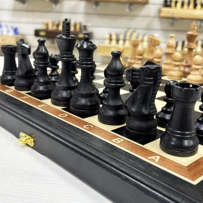 Шахматы из мореного дуба с фигурами Индийский стаунтон