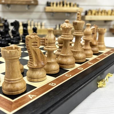 Шахматы из мореного дуба с фигурами Индийский стаунтон