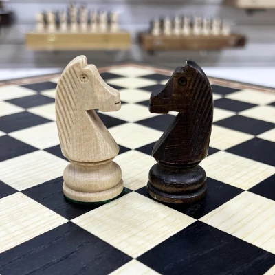 Шахматы из мореного дуба с фигурами Стаунтон