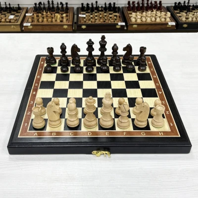 Шахматы из мореного дуба с фигурами Стаунтон