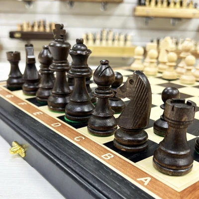 Шахматы из мореного дуба с фигурами Стаунтон