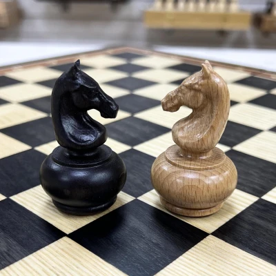 Шахматы подарочные из мореного дуба Неваляшки 40 см