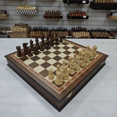 Шахматы подарочные из мореного дуба Антик в ларце с фигурами Эндшпиль из самшита и палисандра (2)