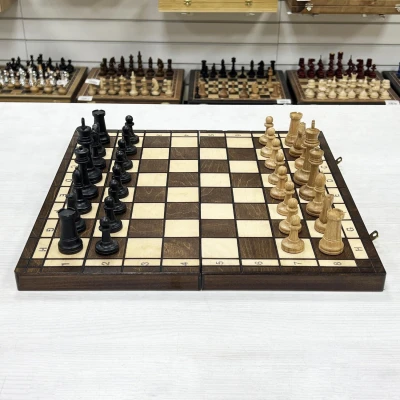 Шахматы деревянные с выжегом с фигурами из дуба