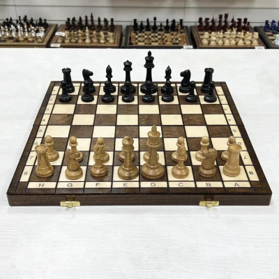 Шахматы деревянные с выжегом с фигурами из дуба