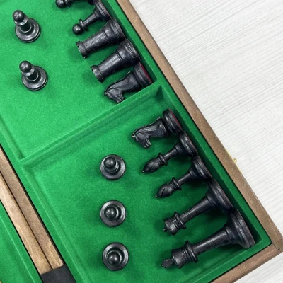 Шахматы деревянные с выжегом с фигурами из дуба