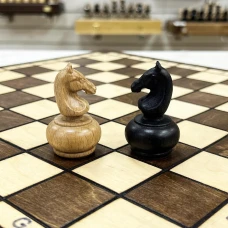 Шахматы подарочные деревянные с выжегом Неваляшки