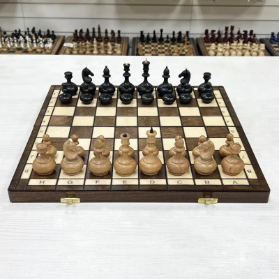 Шахматы подарочные деревянные с выжегом Неваляшки