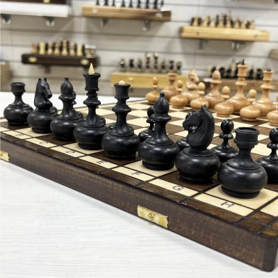 Шахматы подарочные деревянные с выжегом Неваляшки