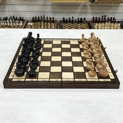 Шахматы подарочные деревянные с выжегом Неваляшки