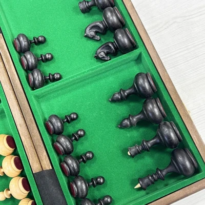 Шахматы подарочные деревянные с выжегом Неваляшки