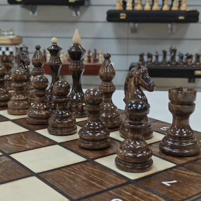 Шахматы шашки резные деревянные турнирные большие Бастион