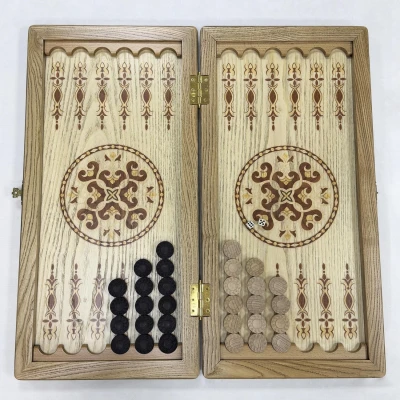 Нарды из массива ясеня подарочные Рыцарь и Лев светлые 60 см