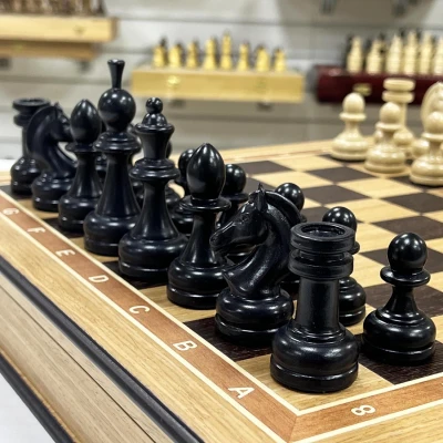 Шахматы подарочные с утяжеленными фигурами из бука на доске из дуба 45 на 45 см большие