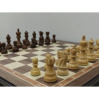 Шахматный стол подарочный с фигурами из самшита и палисандра