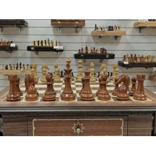 Шахматный стол подарочный из американского ореха с фигурами из композита