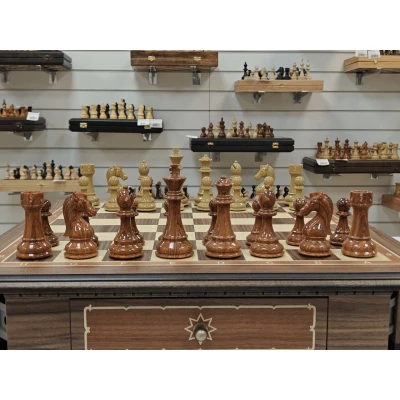 Шахматный стол подарочный из американского ореха с фигурами из композита