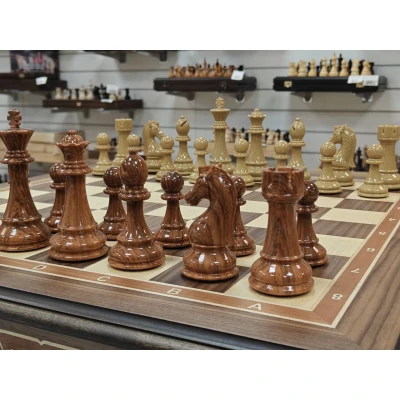 Шахматный стол подарочный из американского ореха с фигурами из композита