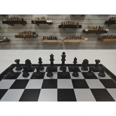 Шахматы нарды шашки пластиковые черно-белые